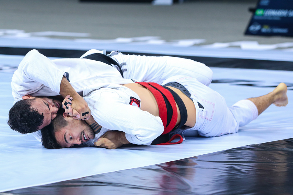 Leonardo Saggioro won the King of Mats title in the Rio de Janeiro's Abu Dhabi Grand Slam Tournament